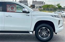 میتسوبیشی L200